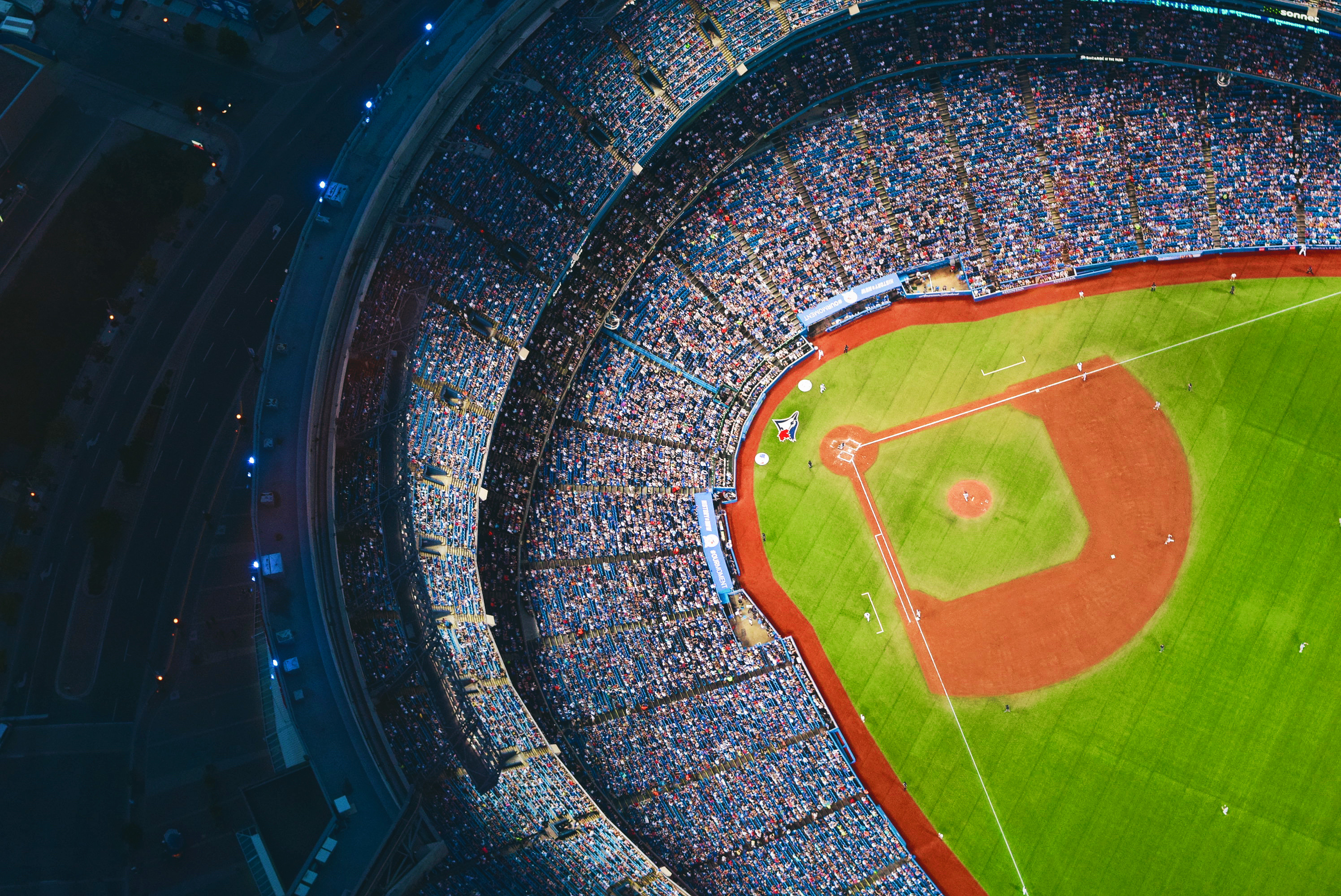 aerial photo of a Blue Jays baseball game diamond in the Toronto Rogers Centre